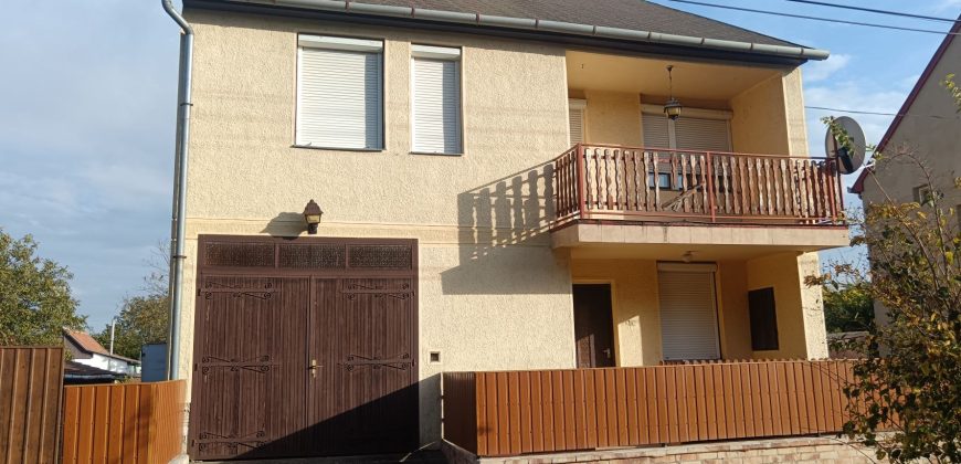 Újszász, Abonyi út