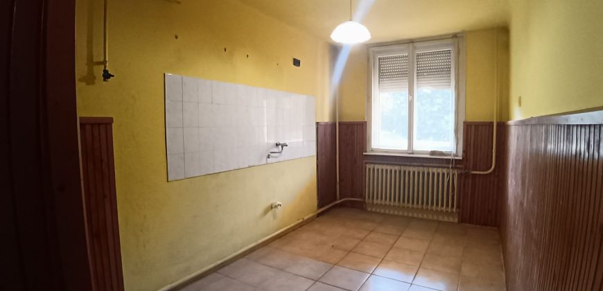 Újszász, Abonyi út