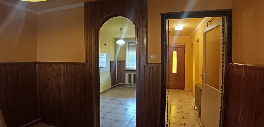 Újszász, Abonyi út